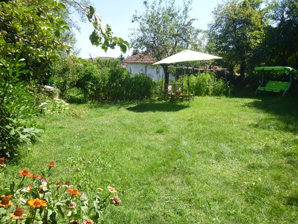 Villa Tanya'S House Kŭrpachevo Esterno foto